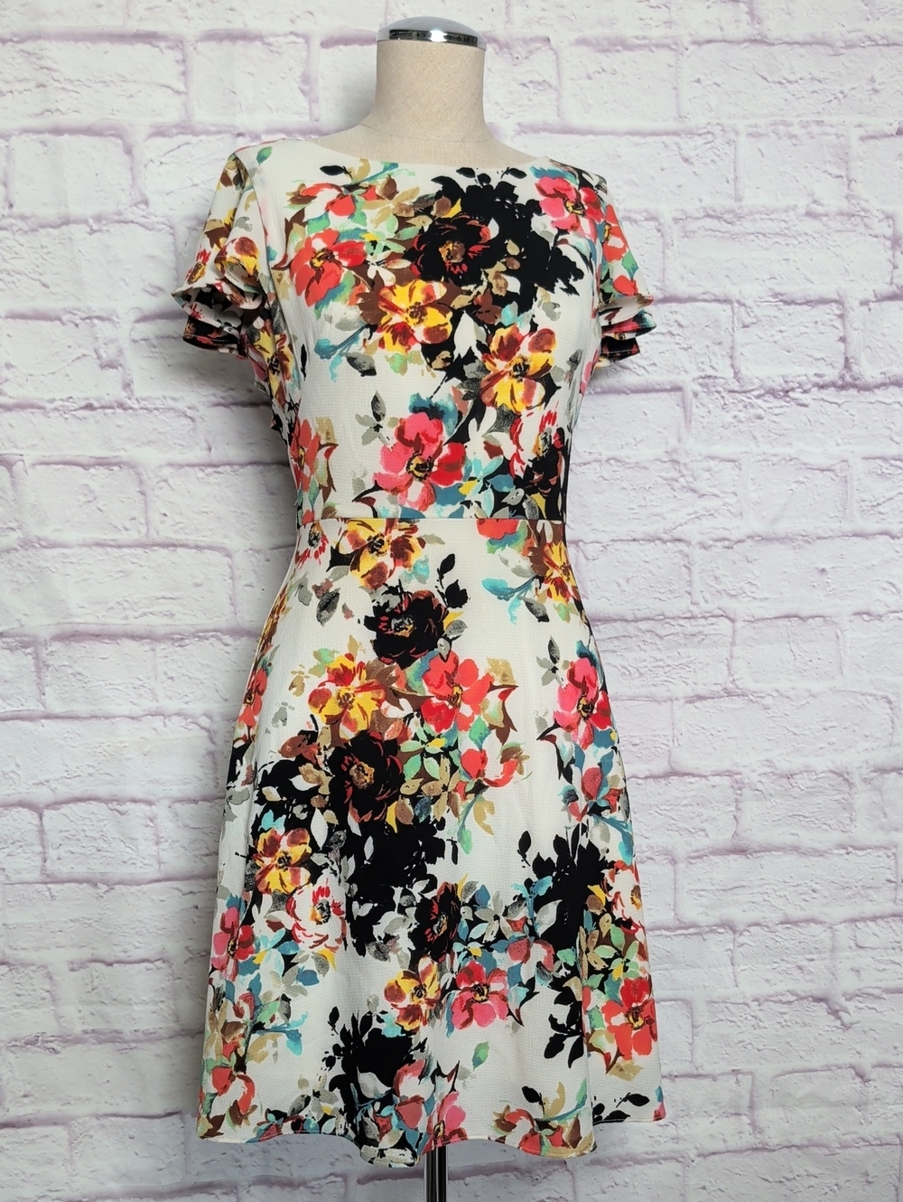 London Times Floral A-Line Dress w/ Flutter Sleeves & Back - Size 4